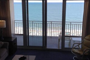 TV, DVD player, offices - Terrific beachfront condo with pools, gym, sauna, balcony, & A/C (Ocean City)