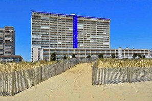 Exterior - Terrific beachfront condo with pools, gym, sauna, balcony, & A/C (Ocean City)