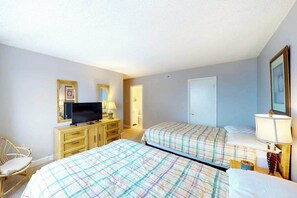 2 bedrooms, WiFi, bed sheets - Unique Condo w/Side Views of the Beach, Private Balcony, Shared Pools, Gym, A/C (Ocean City)