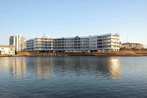 Exterior - Charming Bayfront Condo Close to the Beach w/Shared Pool, Free WiFi, Private W/D (Ocean City)