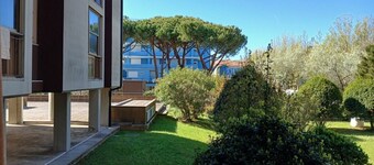 CN040 ​​- Cesenatico, four-room apartment with balcony and parking, 30 meters from the sea.
