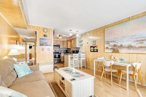 TV, DVD player, offices - Wonderful Home Between Bay and Beach w/Shared Pool, Free WiFi, & Balcony (Ocean City)