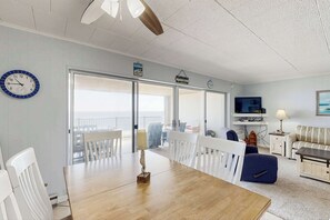 TV, DVD player, stereo, offices - Open & Well-Appointed Condo in Beachfront Location w/Shared Pool, Free WiFi (Ocean City)