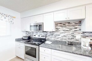 Fridge, microwave, oven, stovetop - Blaire Isle 301 S (Ocean City)