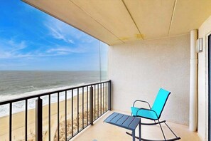 Property grounds - Breezy Beachfront Condo w/Balcony, A/C and Fast WiFi (Ocean City)