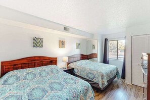 1 bedroom, WiFi, bed sheets - Lovely bayside condo with wading pool, balcony, beach access, W/D, & central AC (Ocean City)
