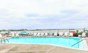Pool - Waterfront condo with pool, balcony, fireplace, central AC, & washer/dryer (Ocean City)