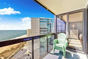 Property grounds - Cozy beachfront condo with balcony views, pools & game room (Ocean City)
