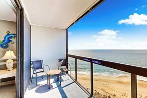 Property grounds - Cozy beachfront condo with balcony views, pools & game room (Ocean City)