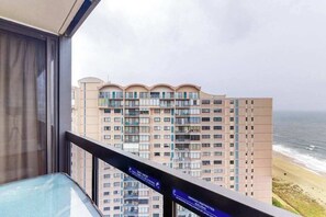 Property grounds - Stunning beach condo with balcony, angled views, W/D, pools & gym (Ocean City)