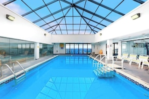 Pool - Beachfront studio with balcony, washer/dryer, pools, & gym (Ocean City)