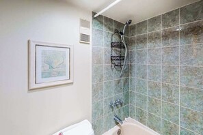 Douche, serviettes fournies