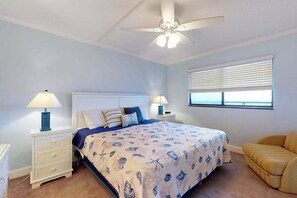 1 bedroom, Internet, bed sheets - Pleasant beachfront condo with balcony, W/D, AC, pools, tennis & gym (Ocean City)