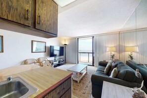 TV, DVD player - Classic beachfront condo with private balcony views, pools, tennis &  New HVAC (Ocean City)