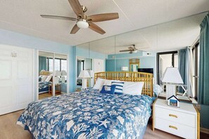 3 bedrooms, Internet, bed sheets - Stunning beachfront condo with balcony, tennis/beach views, pools, gym, & AC (Ocean City)