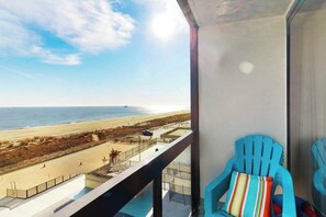 Property grounds - Darling beachfront condo with balcony, pools, tennis & gym (Ocean City)