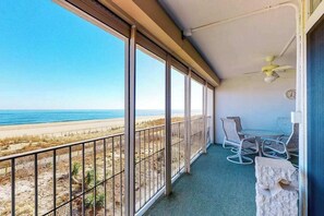 Interior - Fantastic oceanfront condo with indoor pool, amazing views, & washer/dryer (Ocean City)
