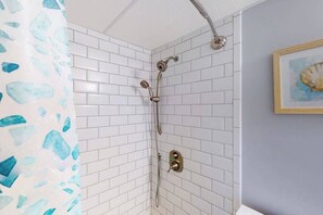 Shower, towels - Family-Friendly Condo w/Private Balcony, Washer/Dryer, Cable, and Central A/C (Ocean City)