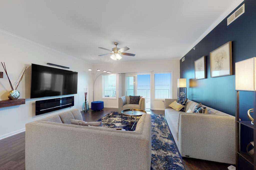 TV, fireplace, offices