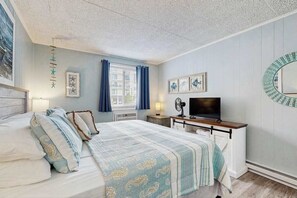2 bedrooms, iron/ironing board, WiFi, bed sheets - Spacious Condo w/Private Patio, Washer/Dryer, Free WiFi, Partial A/C, & More (Ocean City)