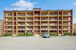 Exterior - Spacious Condo w/Private Patio, Washer/Dryer, Free WiFi, Partial A/C, & More (Ocean City)