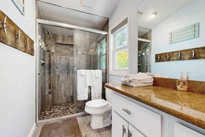 Shower, towels - Canal-Front Home w/Deck, Washer/Dryer, Free WiFi, Outdoor Dining Area, & More (Ocean City)