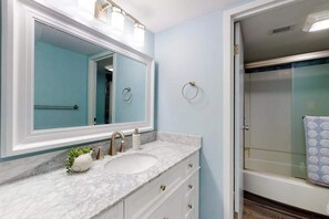 Shower, hair dryer, towels - Beautiful Condo in Oceanfront Location w/Shared Pool, Free WiFi, Balcony (Ocean City)