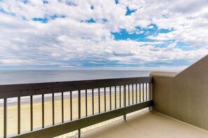 Property grounds - Beautiful Condo in Oceanfront Location w/Shared Pool, Free WiFi, Balcony (Ocean City)