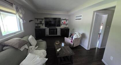 3-bedroom bed & breakfast in quaint Kansas City with AC