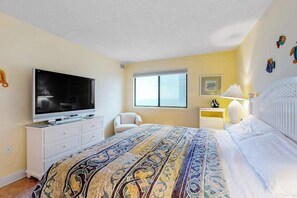2 bedrooms, WiFi, bed sheets - Beachfront Condo w/Private Balcony, Telescope, Shared Pool, A/C, Free WiFi (Ocean City)