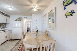 Dining - Breakwater II 302 (Ocean City)