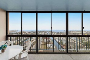Interior - Coastal Condo w/Shared Pools, Gym, Private Balcony, Washer/Dryer, A/C, Free WiFi (Ocean City)