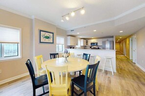 Dining - Avalon 406 (Ocean City)