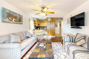 TV, DVD player, offices - Fun-Filled Vacation Condo in Beachfront Complex w/Shared Pool, Free WiFi (Ocean City)