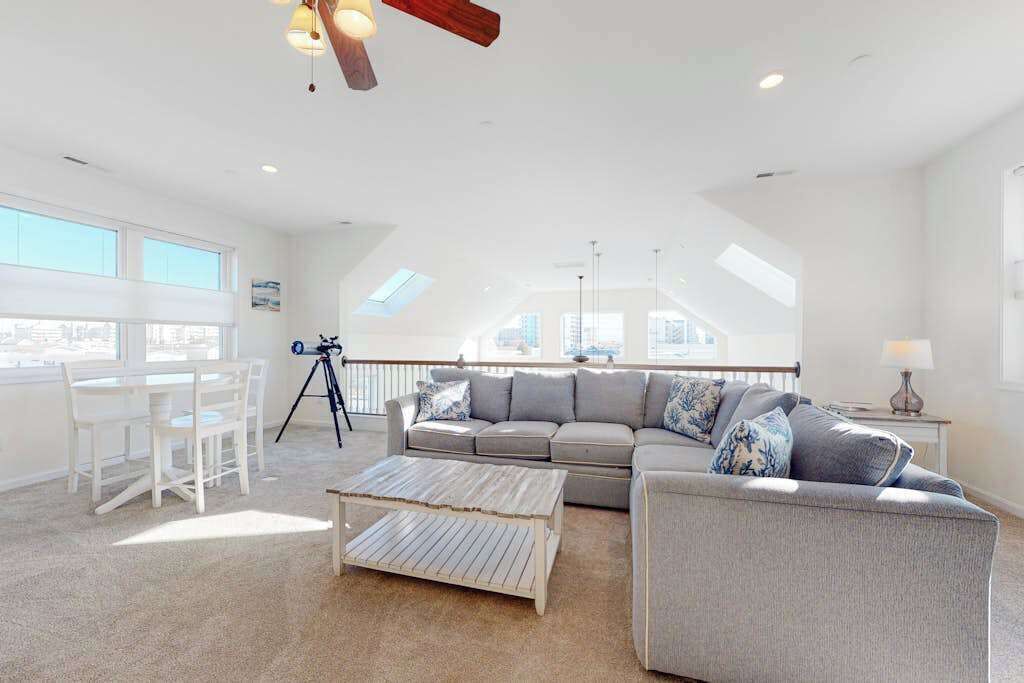 TV, DVD player, offices