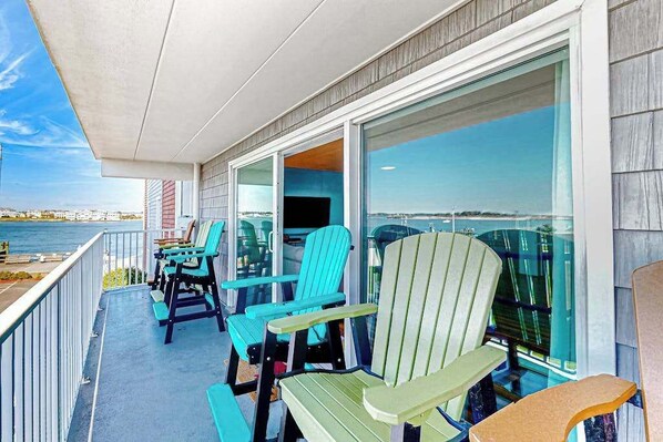 Property grounds - Fun-Filled Home in Bayfront Complex w/Free WiFi, Shared Pool, Central AC, W/D (Ocean City)
