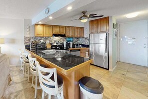 Fridge, microwave, oven, stovetop - Antigua 1004 (Ocean City)