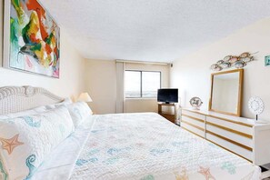 2 bedrooms, WiFi, bed sheets - Bright coastal condo with pool access, side views of the ocean, balcony & W/D (Ocean City)