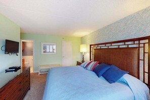2 bedrooms, Internet, bed sheets - Beachfront Condo w/Private Balcony, Shared Pool, Ocean Views, Free WiFi, A/C (Ocean City)