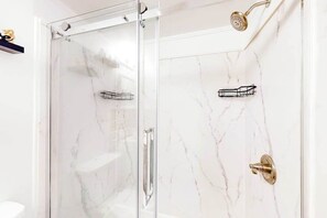 Shower, towels - Breakwater II 202 (Ocean City)