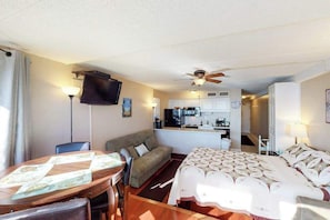 WiFi, bed sheets - Convenient Vacation Retreat in Oceanfront Building w/Shared Pool, Free WiFi (Ocean City)