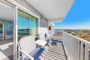 Property grounds - Comfortable and Ideally Located Home in Bayfront Complex w/Shared Pool, WiFi (Ocean City)