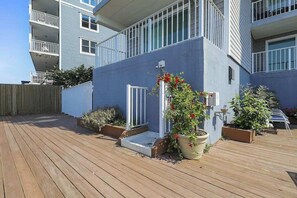Exterior - Comfortable and Ideally Located Home in Bayfront Complex w/Shared Pool, WiFi (Ocean City)