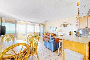 Interior - Antigua 904 (Ocean City)