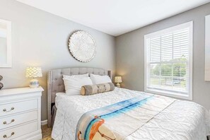 Iron/ironing board, WiFi, bed sheets - Flamingo House (Ocean City)