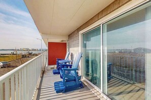 Property grounds - Assateague House 108 (Ocean City)