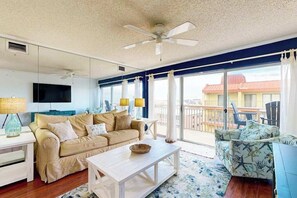 TV, offices - Top-floor, corner condo steps to beach with balcony & ocean views (Ocean City)
