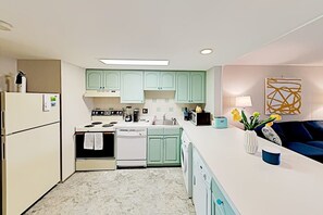 Fridge, microwave, oven, stovetop - Updated Colonial Condo | Patio, Smart TV & Beach Gear | 200’ to Beach (Ocean City)