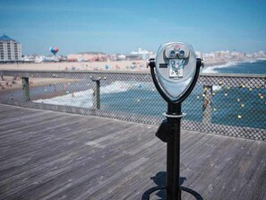 Property grounds - Updated Colonial Condo | Patio, Smart TV & Beach Gear | 200’ to Beach (Ocean City)