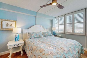 Desk, iron/ironing board, WiFi, bed sheets - Two-story beachfront penthouse with ocean & bay views, pools & game room (Ocean City)